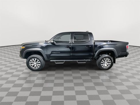 Used 2021 Toyota Tacoma TRD Off-Road image 5