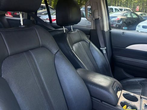 Used 2013 Lincoln MKX AWD image 40