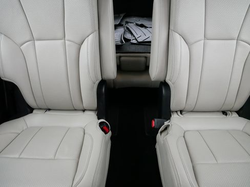 Used 2022 Subaru Ascent Premium w/ Convenience Package image 13