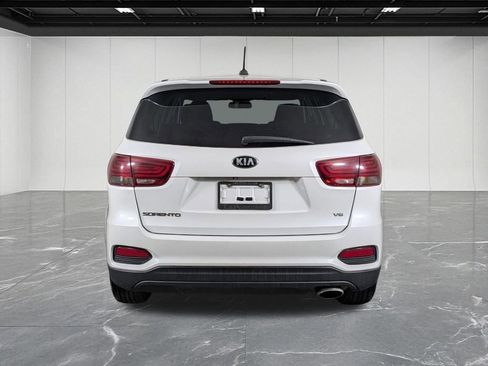 Used 2020 Kia Sorento LX image 4