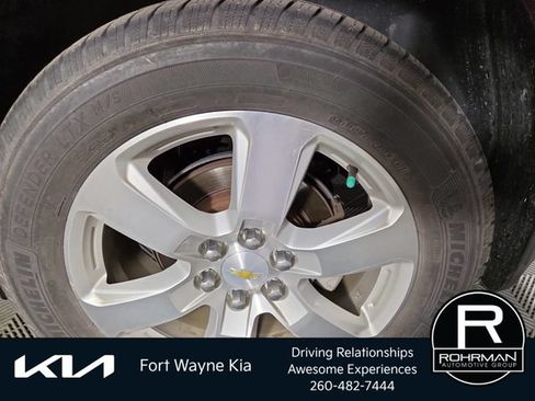 Used 2017 Chevrolet Traverse Premier FWD image 12