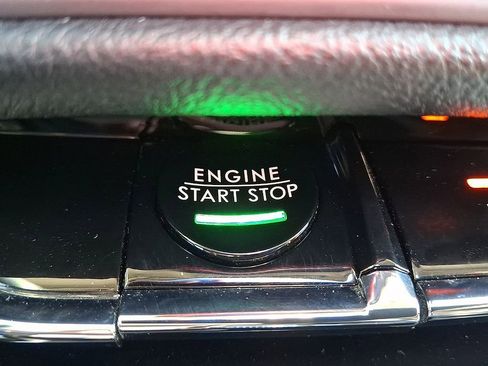 Used 2025 Lincoln Corsair AWD w/ Equipment Group 101A image 23