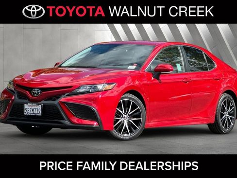 Certified 2022 Toyota Camry SE w/ Convenience Package image 1