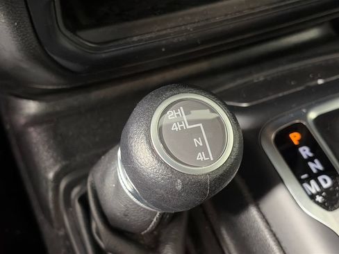 Used 2019 Jeep Wrangler Unlimited Sport S AWD/4WD image 24