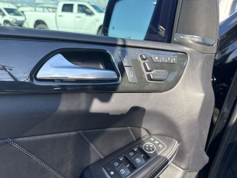 Used 2015 Mercedes-Benz GL 550 4MATIC image 20