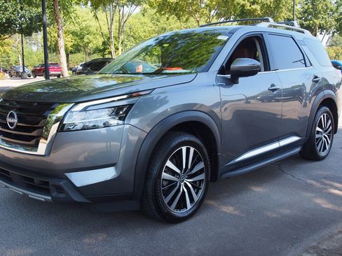Used 2024 Nissan Pathfinder Platinum w/ Cargo Package FWD image 3