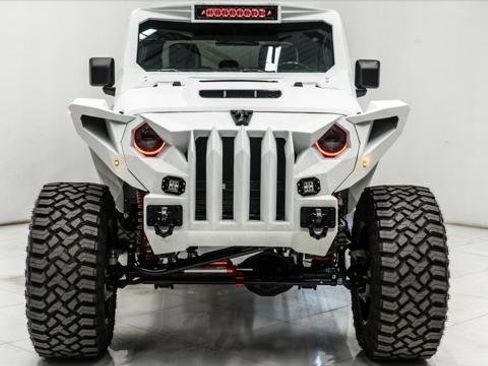 Used 2025 Jeep Gladiator Sport image 9