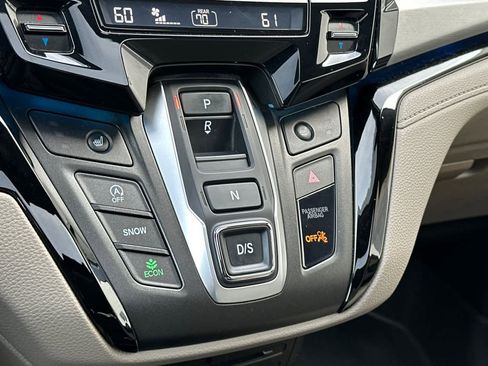 Used 2023 Honda Odyssey Touring image 25
