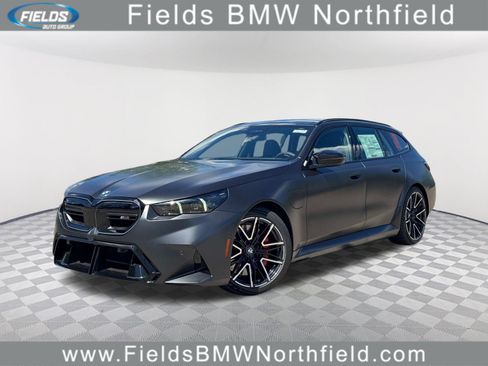 New 2027 BMW M5 Touring AWD/4WD image 1