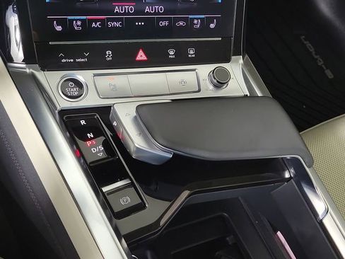 Used 2024 Audi Q8 e-tron Premium Plus w/ Premium Plus Package AWD/4WD image 31