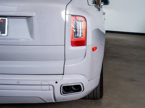 Used 2022 Rolls-Royce Cullinan image 32