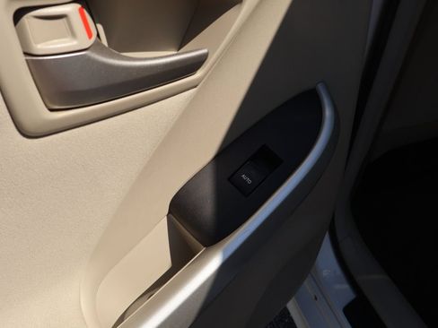 Used 2015 Toyota Prius Three FWD image 10