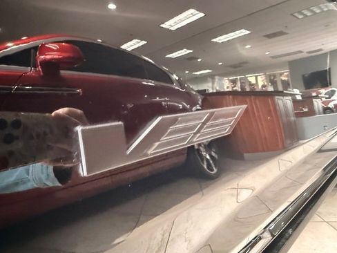 Used 2023 Cadillac Escalade V image 5