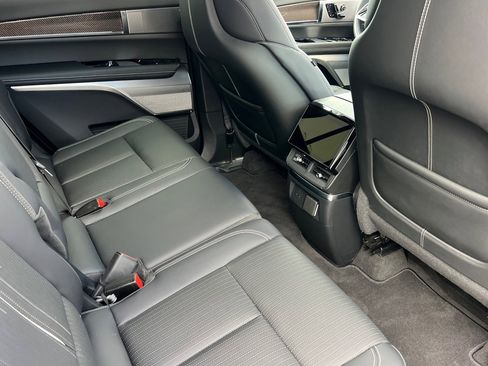 Used 2026 Cadillac Vistiq Luxury image 18