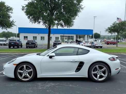 Used 2018 Porsche 718 Cayman RWD image 10