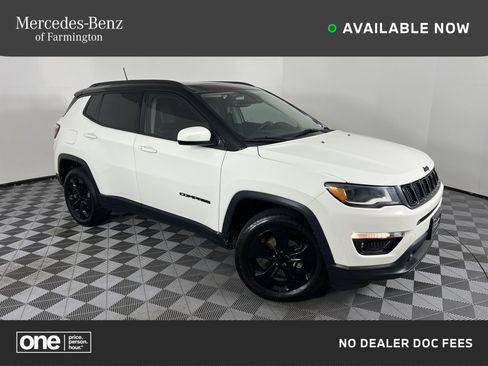 Used 2018 Jeep Compass Latitude w/ Popular Equipment Group image 1