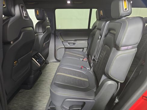 Used 2025 Rivian R1S Adventure image 21