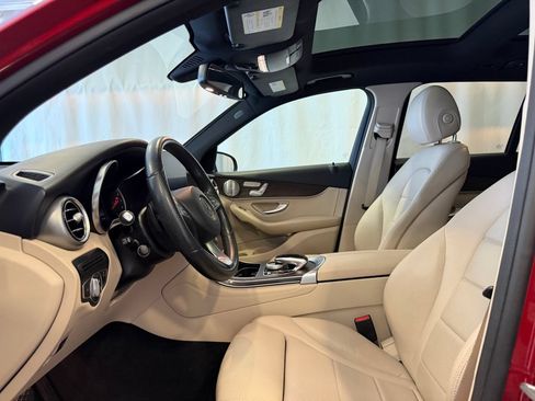 Used 2018 Mercedes-Benz GLC 300 4MATIC image 5
