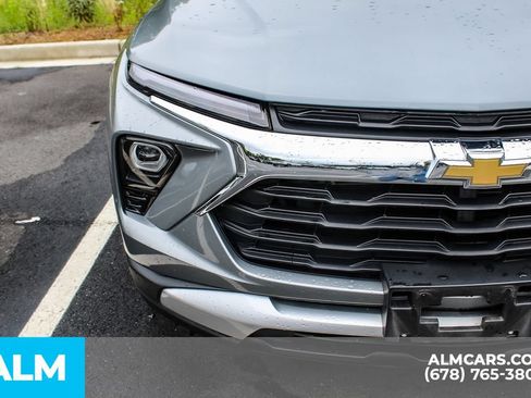 Used 2025 Chevrolet TrailBlazer LT FWD image 11