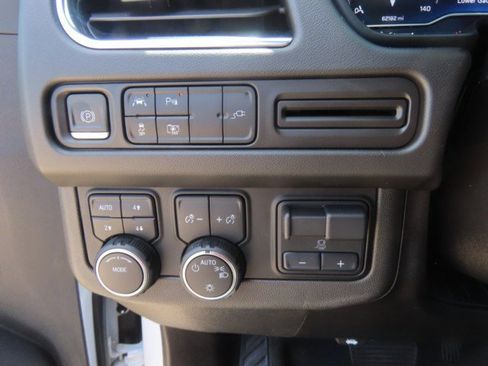 Used 2022 Chevrolet Tahoe RST w/ Sport Performance Package AWD/4WD image 26