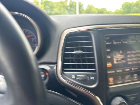 Used 2016 Jeep Grand Cherokee Limited 75th Anniversary RWD image 9