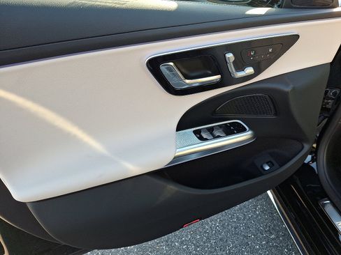 New 2026 Mercedes-Benz E 350 4MATIC Sedan image 7