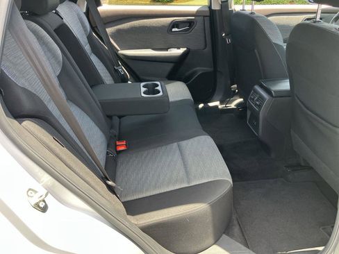 Used 2023 Nissan Rogue SV AWD/4WD image 29
