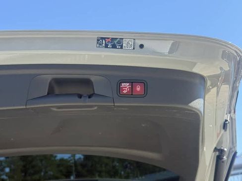 Used 2024 Mercedes-Benz GLE 350 4MATIC image 23