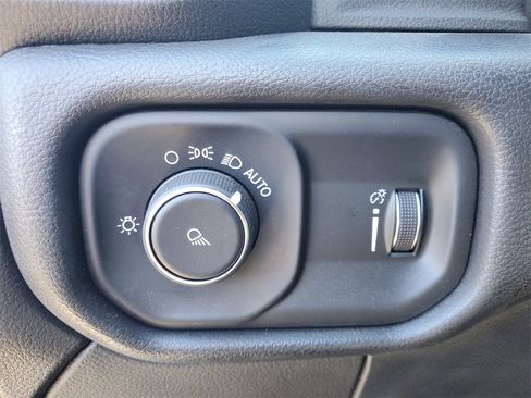 Used 2024 RAM 3500 Tradesman w/ Chrome Appearance Group image 14