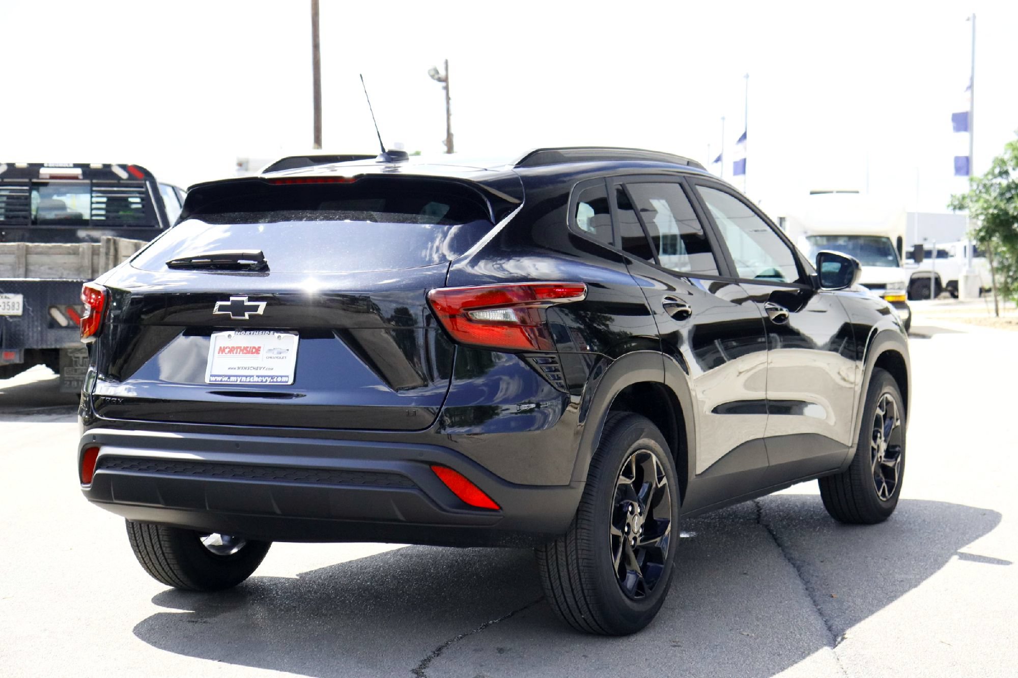 New 2026 Chevrolet Trax LT w/ Driver Confidence Package FWD image 6