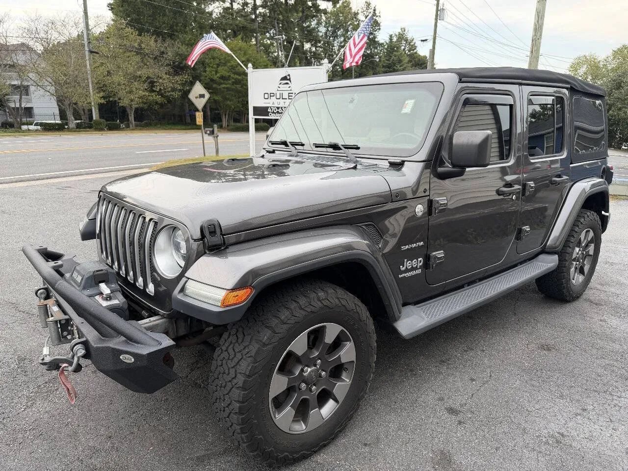 Used 2018 Jeep Wrangler Unlimited Sahara w/ Cold Weather Group AWD/4WD image 4