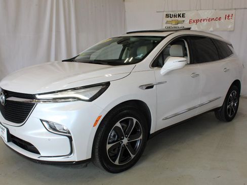 Certified 2022 Buick Enclave Essence w/ Experience Buick Package image 1