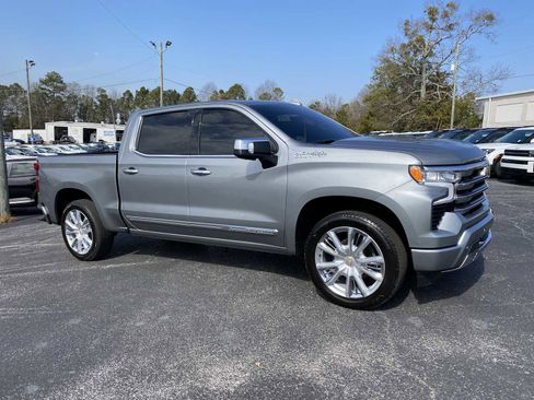 Used 2025 Chevrolet Silverado 1500 High Country w/ High Country Premium Package image 2