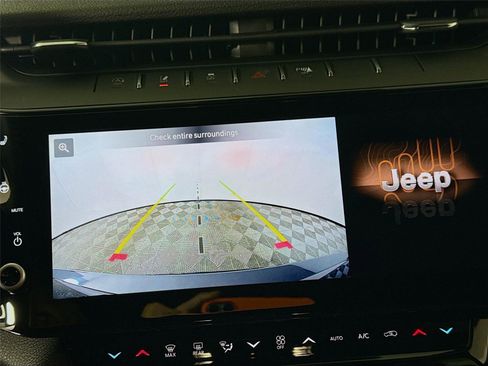 New 2026 Jeep Grand Cherokee L Limited image 9