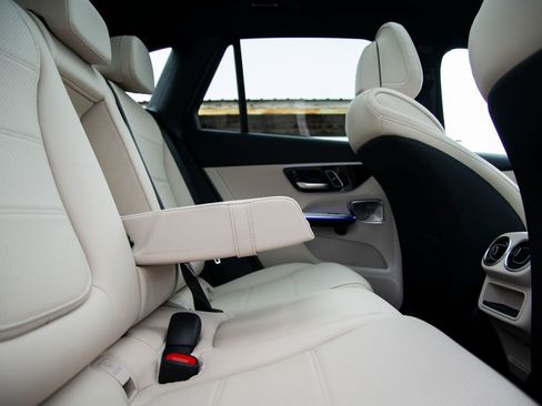 New 2026 Mercedes-Benz GLC 300 4MATIC image 14