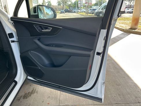 Used 2025 Audi Q7 3.0T Premium Plus image 22