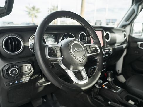 Used 2023 Jeep Wrangler Unlimited Sahara image 24