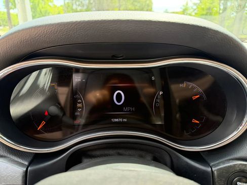 Used 2017 Jeep Grand Cherokee Limited w/ Trailer Tow Group IV image 18