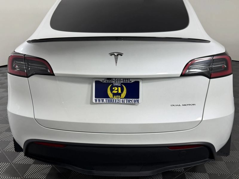 Used 2025 Tesla Model Y Long Range AWD/4WD image 17