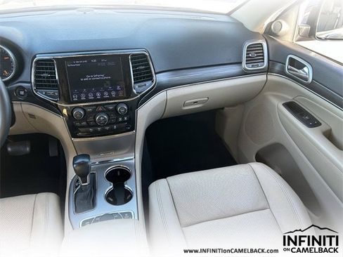 Used 2019 Jeep Grand Cherokee Limited w/ Luxury Group II image 17