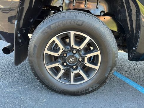 Used 2016 Toyota Tundra SR5 AWD/4WD image 11