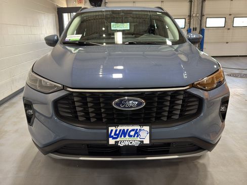 Used 2025 Ford Escape Platinum image 8