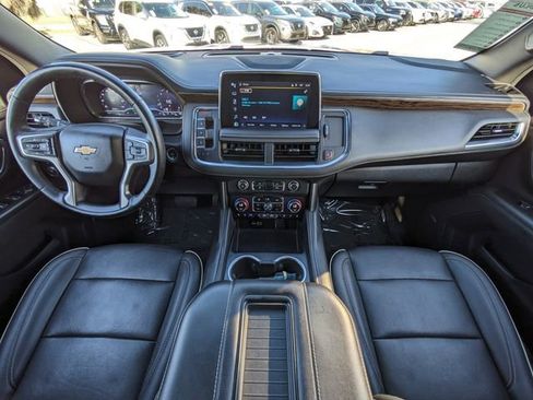 Used 2024 Chevrolet Suburban Premier image 18
