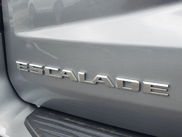 Used 2024 Cadillac Escalade Premium Luxury AWD/4WD image 7