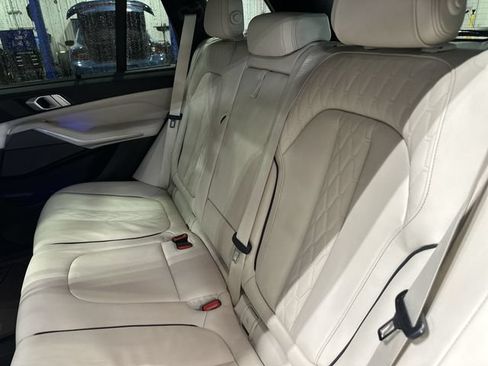 Used 2019 BMW X5 xDrive50i w/ M Sport Package AWD/4WD image 31