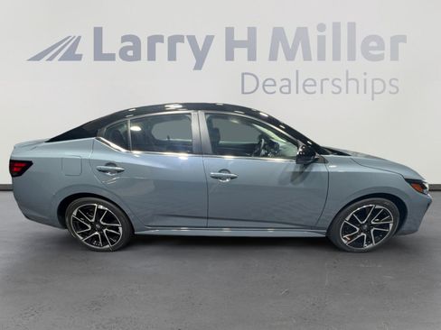 New 2025 Nissan Sentra SR image 6
