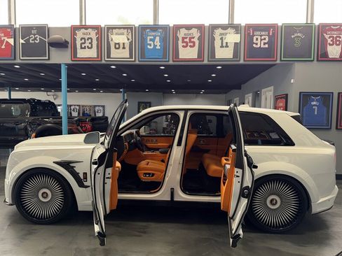 Used 2026 Rolls-Royce Cullinan AWD/4WD image 1
