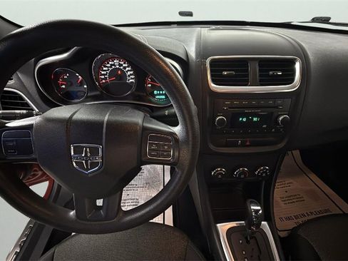 Used 2013 Dodge Avenger SE image 24