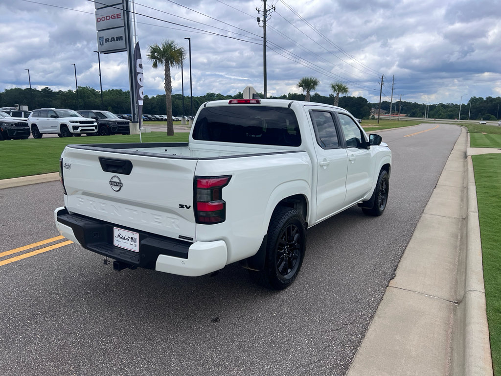 Used 2023 Nissan Frontier SV w/ Midnight Edition Package RWD image 5