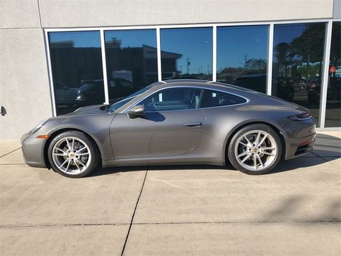 Used 2021 Porsche 911 Carrera image 2